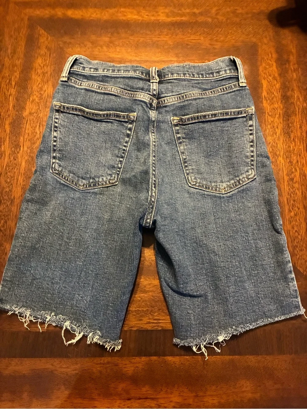 GAP High-Rise Bermuda Short in Dark Blue Denim
